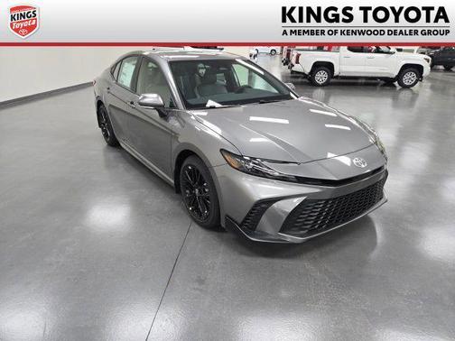 Heavy Metallic 2026 Toyota Camry SE