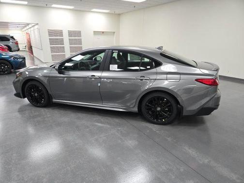 Heavy Metallic 2026 Toyota Camry SE