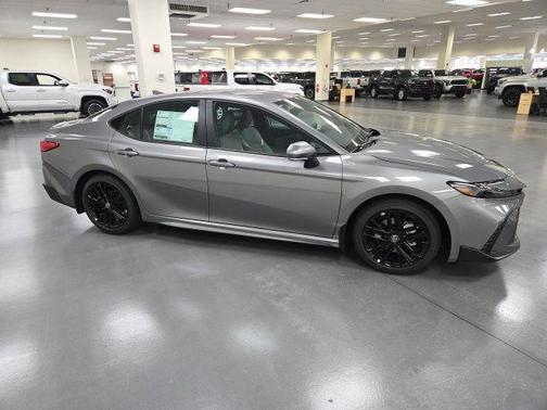 Heavy Metallic 2026 Toyota Camry SE