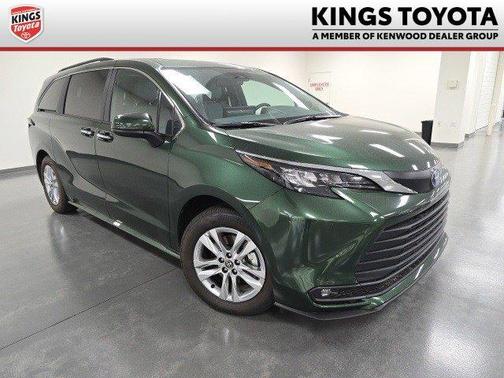 2025 Toyota Sienna XLE
