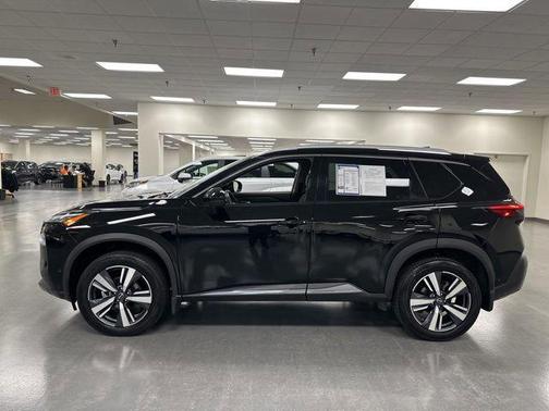 Super Black 2023 Nissan Rogue SL