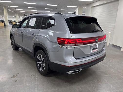 2024 Volkswagen Atlas 2.0T SE
