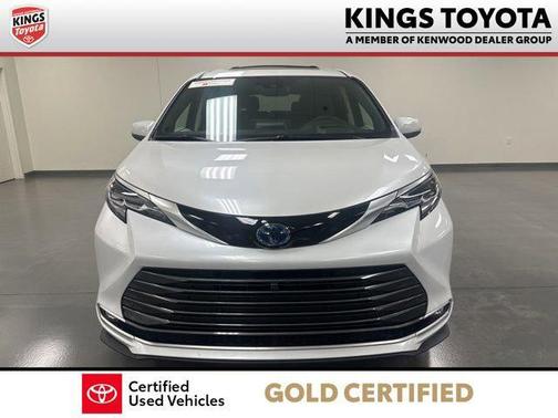 2024 Toyota Sienna Platinum