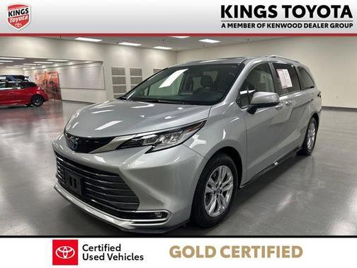 2023 Toyota Sienna Limited