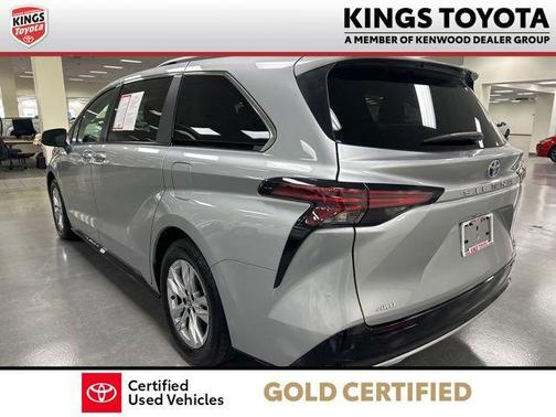 2023 Toyota Sienna Limited