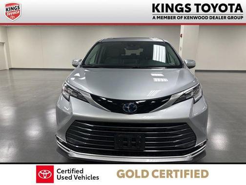 2023 Toyota Sienna Limited