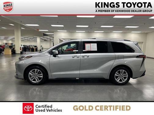 2023 Toyota Sienna Limited