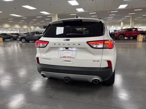 2022 Ford Escape Titanium