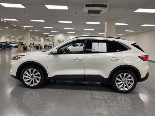 2022 Ford Escape Titanium