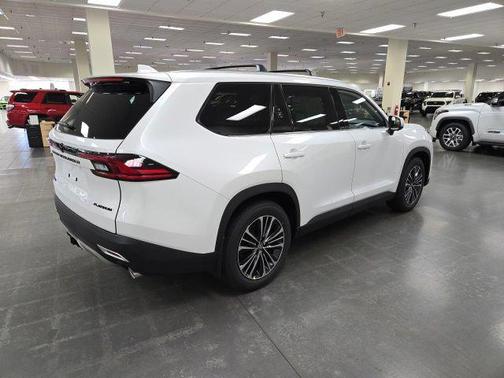 Pearl 2026 Toyota Grand Highlander Hybrid Platinum MAX