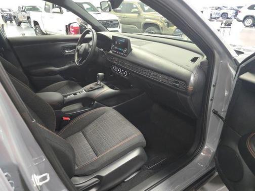 Lunar Silver Metallic 2025 Honda HR-V AWD Sport