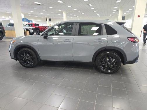 Lunar Silver Metallic 2025 Honda HR-V AWD Sport