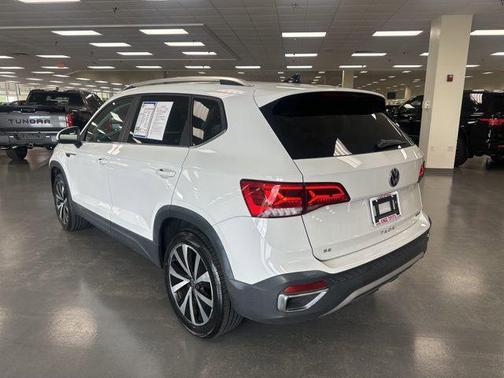 Pure White 2022 Volkswagen Taos 1.5T SE