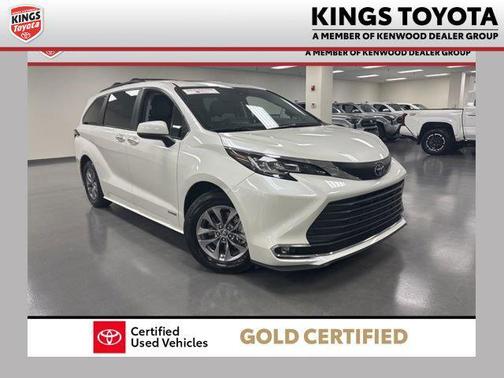 2021 Toyota Sienna XLE 8 Passenger
