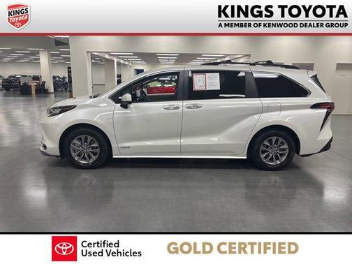 2021 Toyota Sienna XLE 8 Passenger