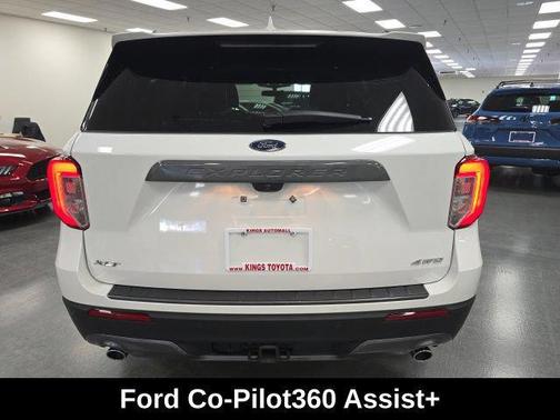 Star White Metallic Tri-Coat 2023 Ford Explorer XLT
