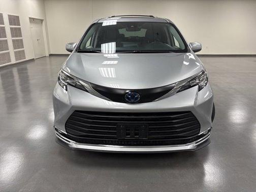 2022 Toyota Sienna XLE