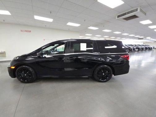 Crystal Black Pearl 2025 Honda Odyssey Sport-L