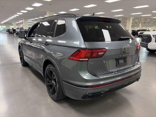 Platinum Gray Metallic 2023 Volkswagen Tiguan 2.0T SE R-Line Black
