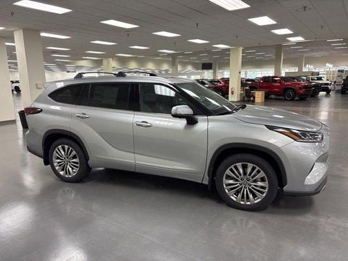 2025 Toyota Highlander Platinum