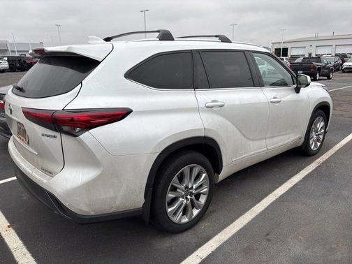 2023 Toyota Highlander Hybrid Limited