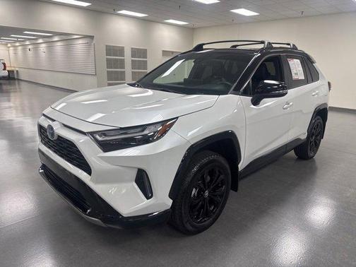 2024 Toyota RAV4 Hybrid SE