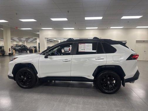 2024 Toyota RAV4 Hybrid SE