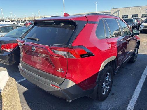 2022 Toyota RAV4 Hybrid LE