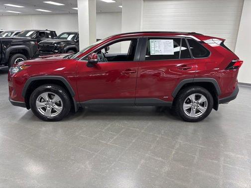 2022 Toyota RAV4 Hybrid LE