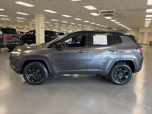 Diamond Black Crystal Pearlcoat 2023 Jeep Compass Trailhawk