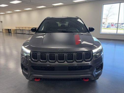 Diamond Black Crystal Pearlcoat 2023 Jeep Compass Trailhawk