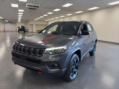 Diamond Black Crystal Pearlcoat 2023 Jeep Compass Trailhawk
