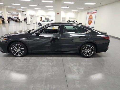 2022 Lexus ES 350 Base