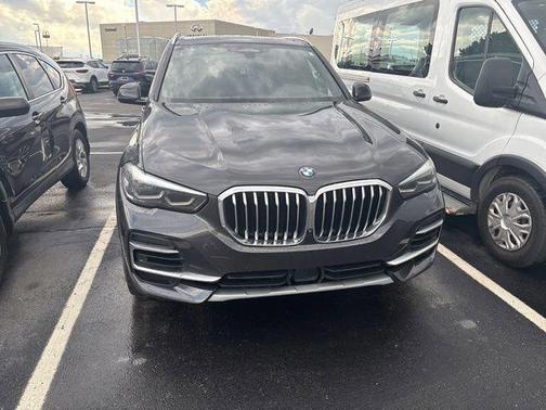 Dark Graphite Metallic 2022 BMW X5 xDrive40i