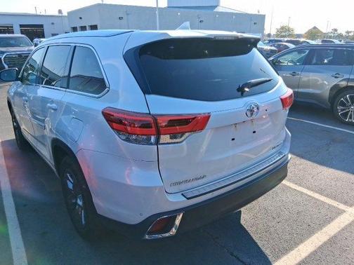 2017 Toyota Highlander Limited Platinum