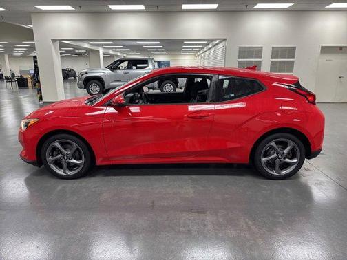2019 Hyundai Veloster 2