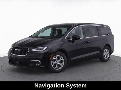 Diamond Black Crystal Pearlcoat 2024 Chrysler Pacifica Limited