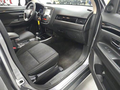 2019 Mitsubishi Outlander ES