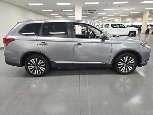 2019 Mitsubishi Outlander ES