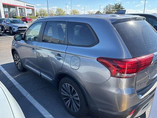 2019 Mitsubishi Outlander ES