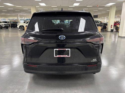 2024 Toyota Sienna XLE