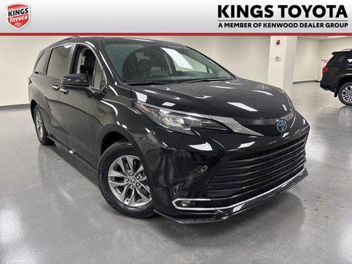 2024 Toyota Sienna XLE