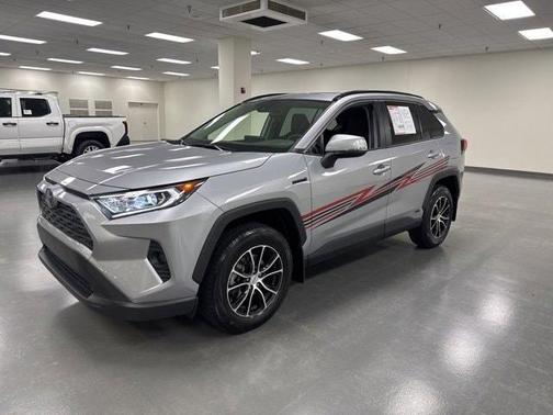 2020 Toyota RAV4 Hybrid XLE