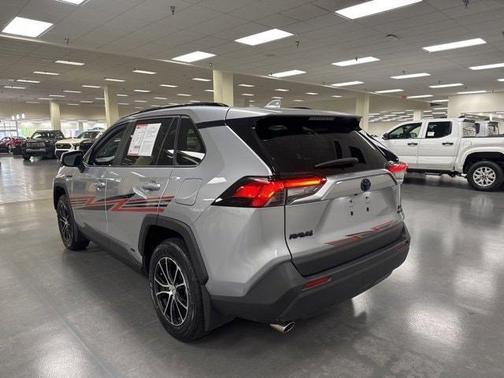 2020 Toyota RAV4 Hybrid XLE