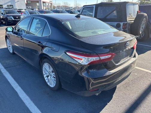 2020 Toyota Camry Hybrid XLE