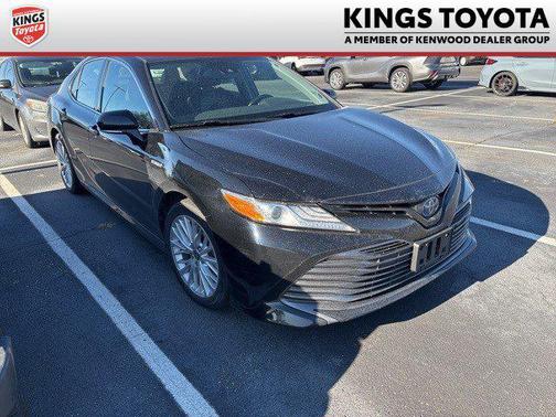 2020 Toyota Camry Hybrid XLE