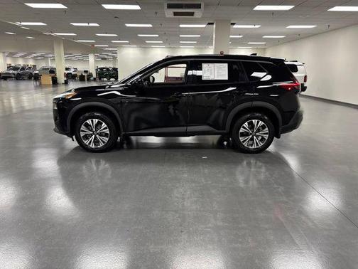 Super Black 2021 Nissan Rogue SV