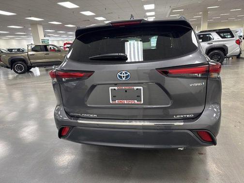 2024 Toyota Highlander Hybrid Limited