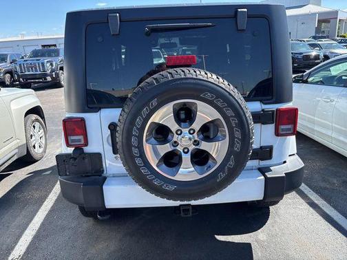 Bright White Clearcoat 2016 Jeep Wrangler Sahara
