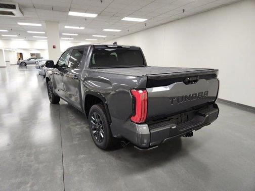 2025 Toyota Tundra Hybrid Platinum